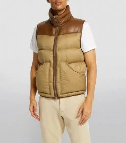 TOM FORD Lightweight Quilted Gilet 272 LT BGE SLD Gilets 8 TOM FORD Lightweight Quilted Gilet 272 LT BGE SLD Gilets -Tom Ford Store tom ford lightweight quilted gilet 17530951 37205598 1000