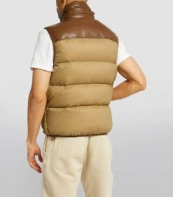 TOM FORD Lightweight Quilted Gilet 272 LT BGE SLD Gilets 9 TOM FORD Lightweight Quilted Gilet 272 LT BGE SLD Gilets -Tom Ford Store tom ford lightweight quilted gilet 17530951 37205599 1000